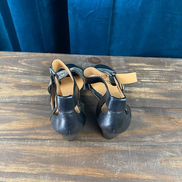 Nine West Zigzag Black and Cream Wedges - Picture 6 of 8